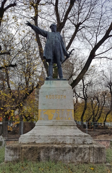 Fájl:Kossuth szobor Oroshaza.jpg